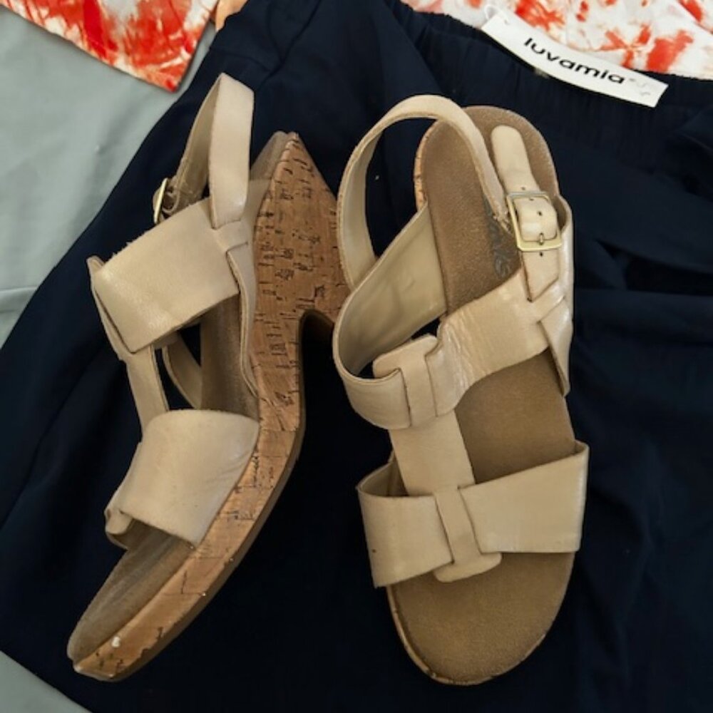 leather womans size 7 dress sandals seven shoes brown tan  heels wedges